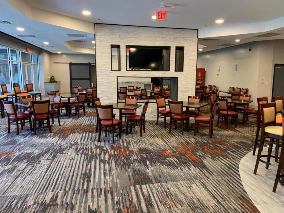Ramada By Wyndham Gainesville Esterno foto