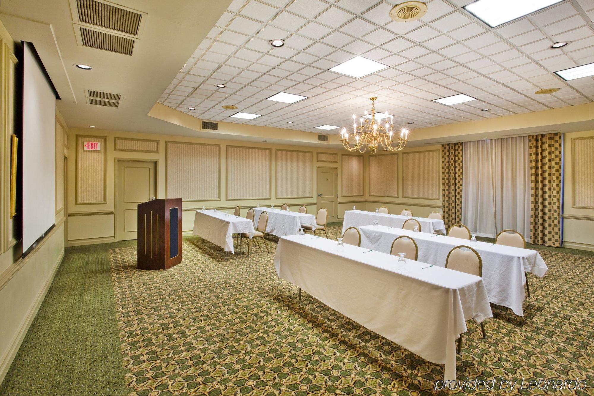 Ramada By Wyndham Gainesville Esterno foto