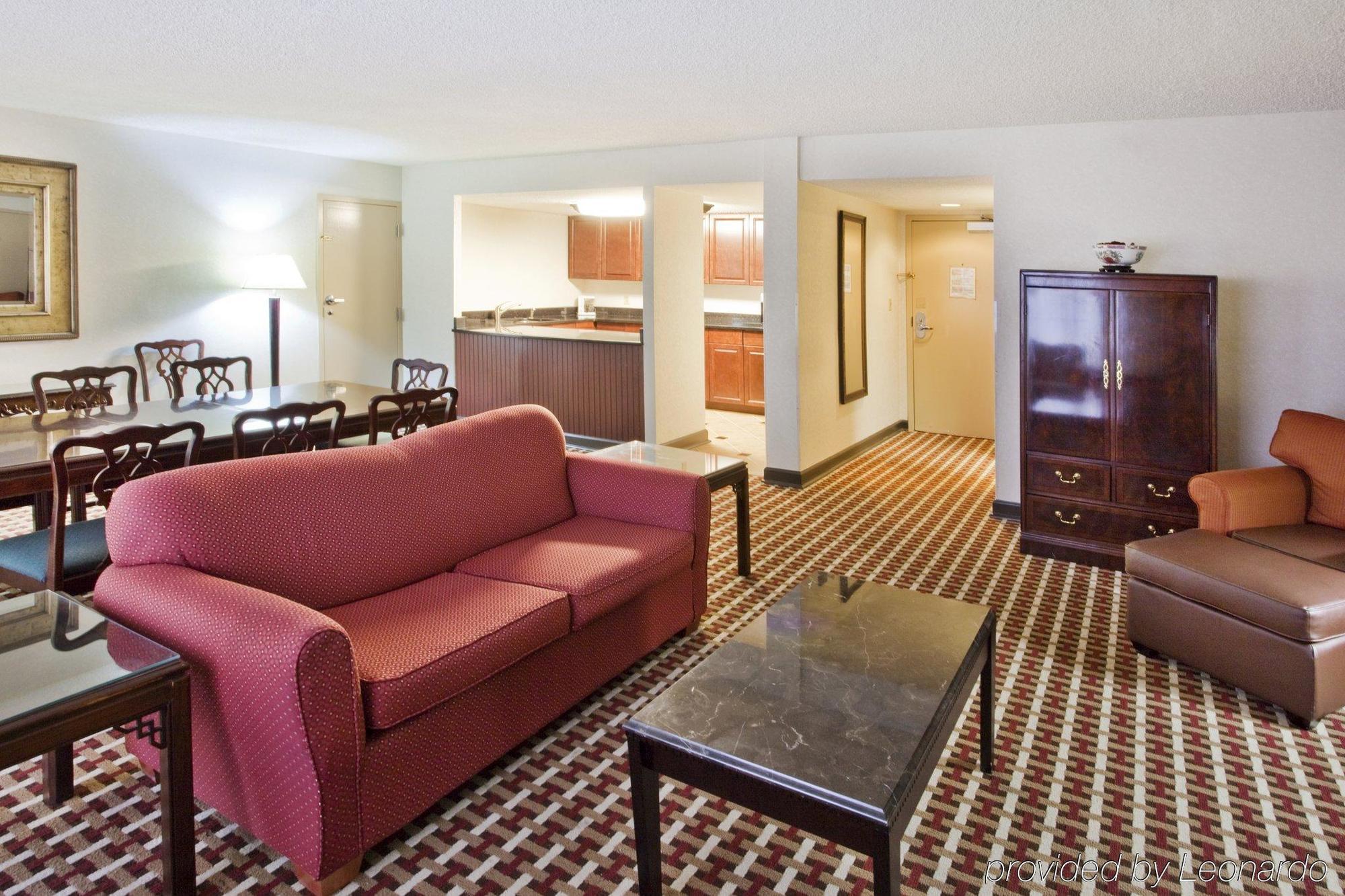 Ramada By Wyndham Gainesville Interno foto