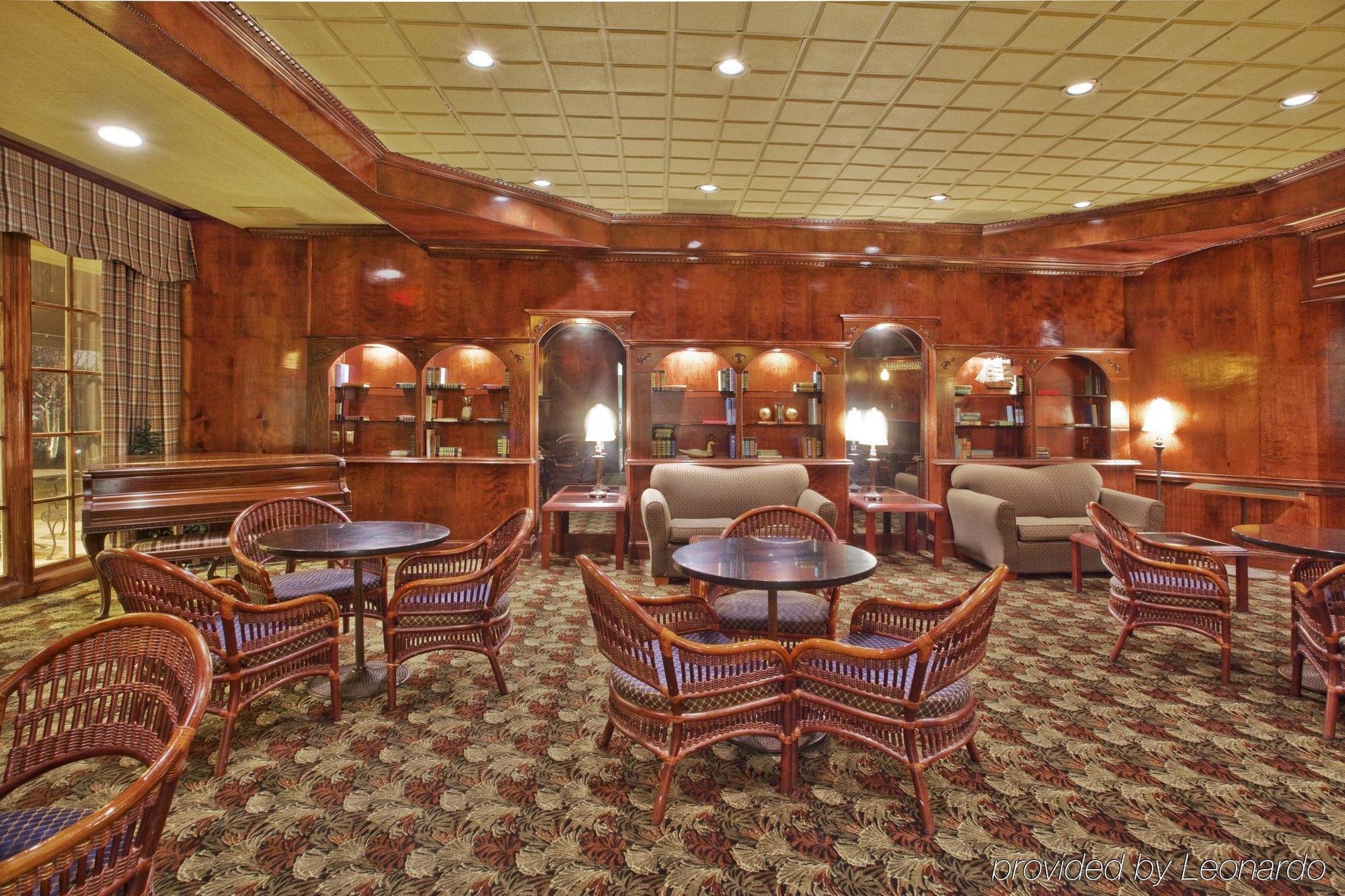 Ramada By Wyndham Gainesville Esterno foto