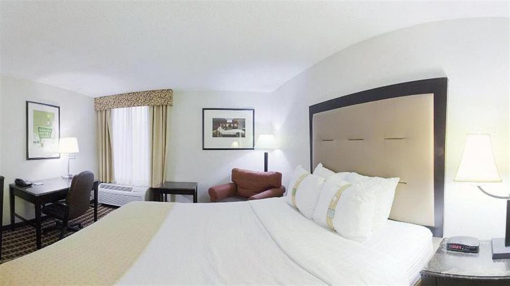 Ramada By Wyndham Gainesville Esterno foto