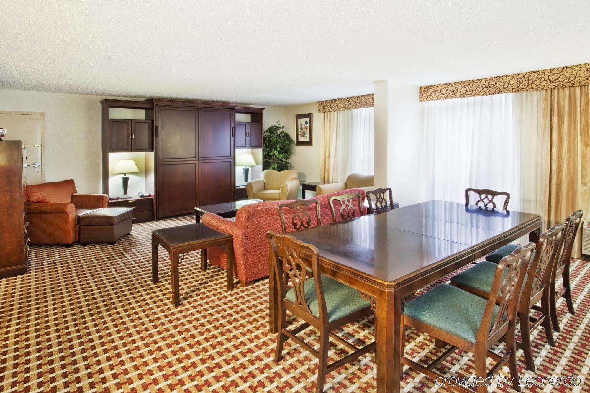 Ramada By Wyndham Gainesville Interno foto