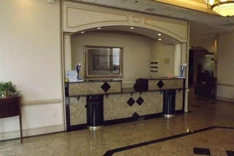 Ramada By Wyndham Gainesville Esterno foto