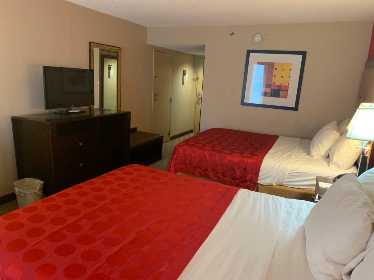 Ramada By Wyndham Gainesville Esterno foto